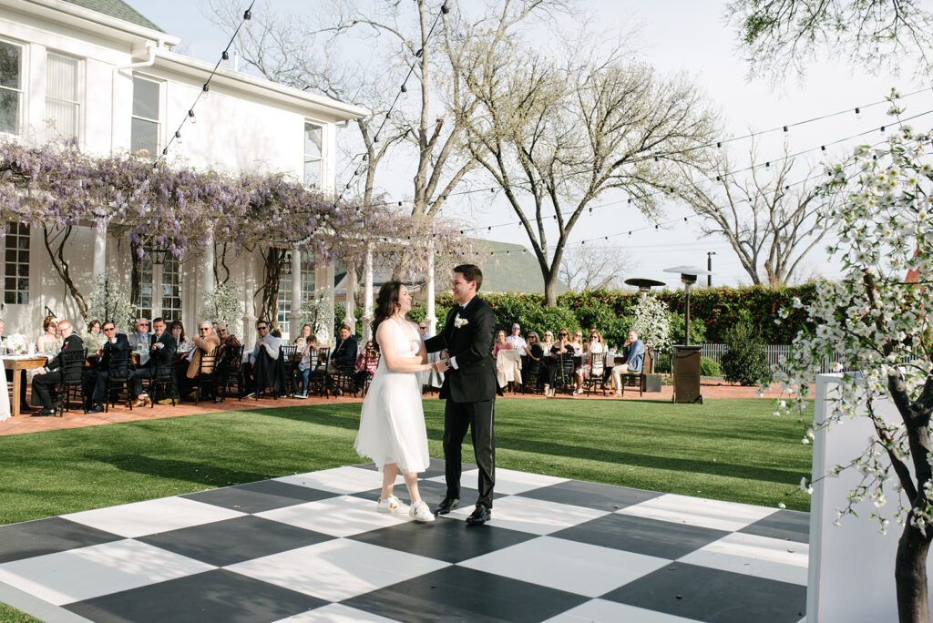 documentary approach to a wedding in austin texas at woodbine mansion by a documentary wedding photographer