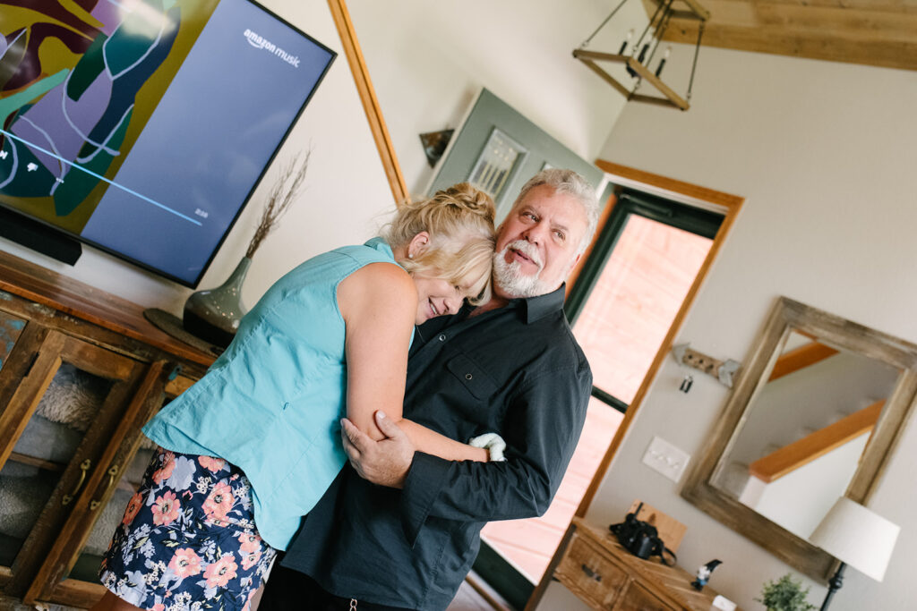 Bride's family getting ready at Wedgewood Mountain View Ranch in Pine, CO, hanging out with family. 