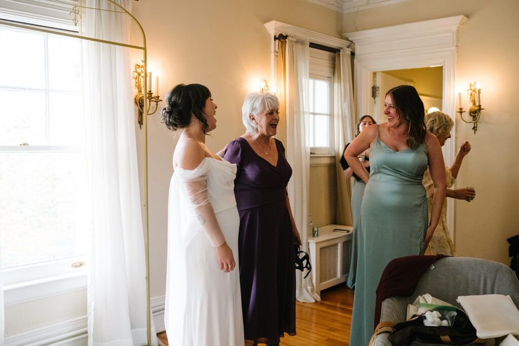 bridal party getting ready in Grant Humphreys Mansion wedding 